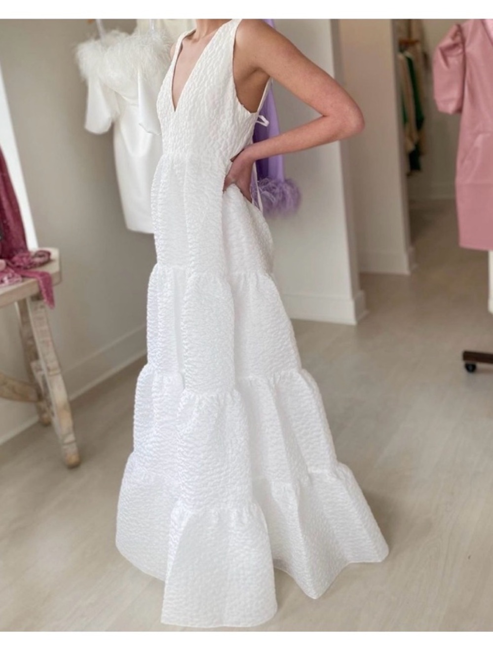 Theia - NWT - Regina White Tiered Gown Textured Maxi Dress size 8